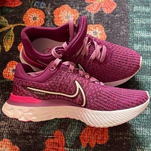 Women’s Nike React Flyknit